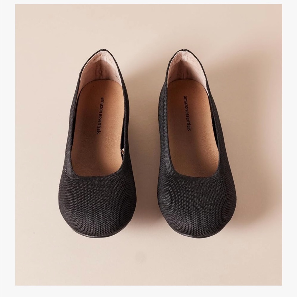 Amazon Essentials Women's Classic Black Loafers